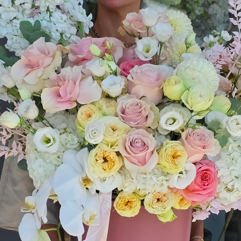 The Aquarel Garden Arrangement