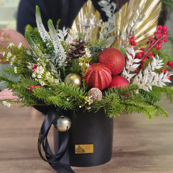 Classic Holiday Arrangement Flower from Lelili Laval