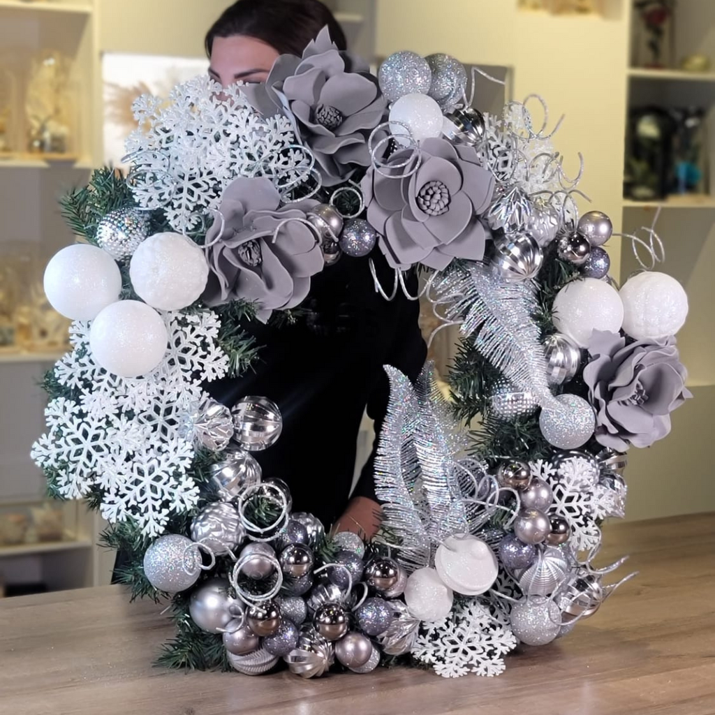 Silver Holiday Wreath – Lelili Fleurs